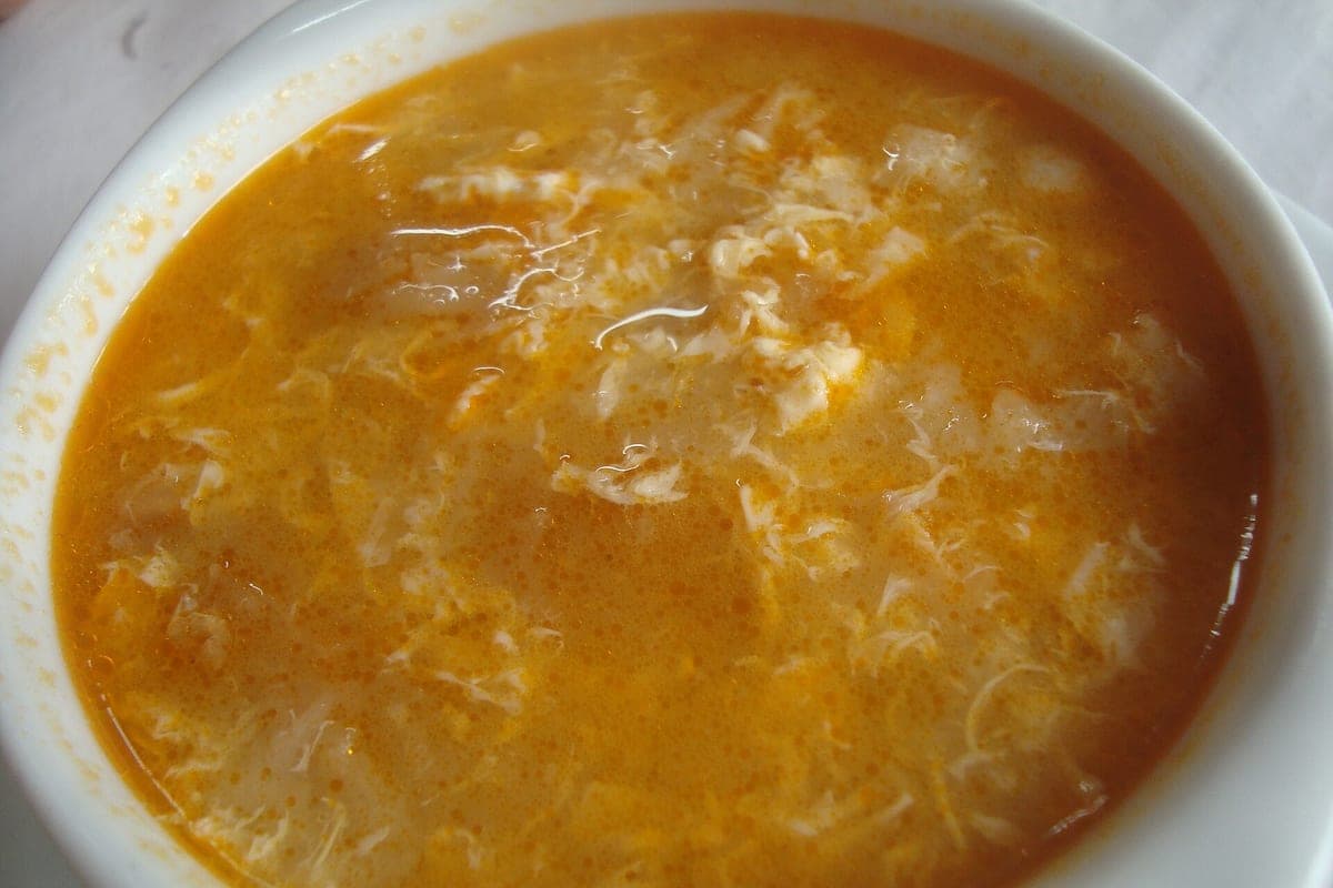 Sopa castellana de ajo