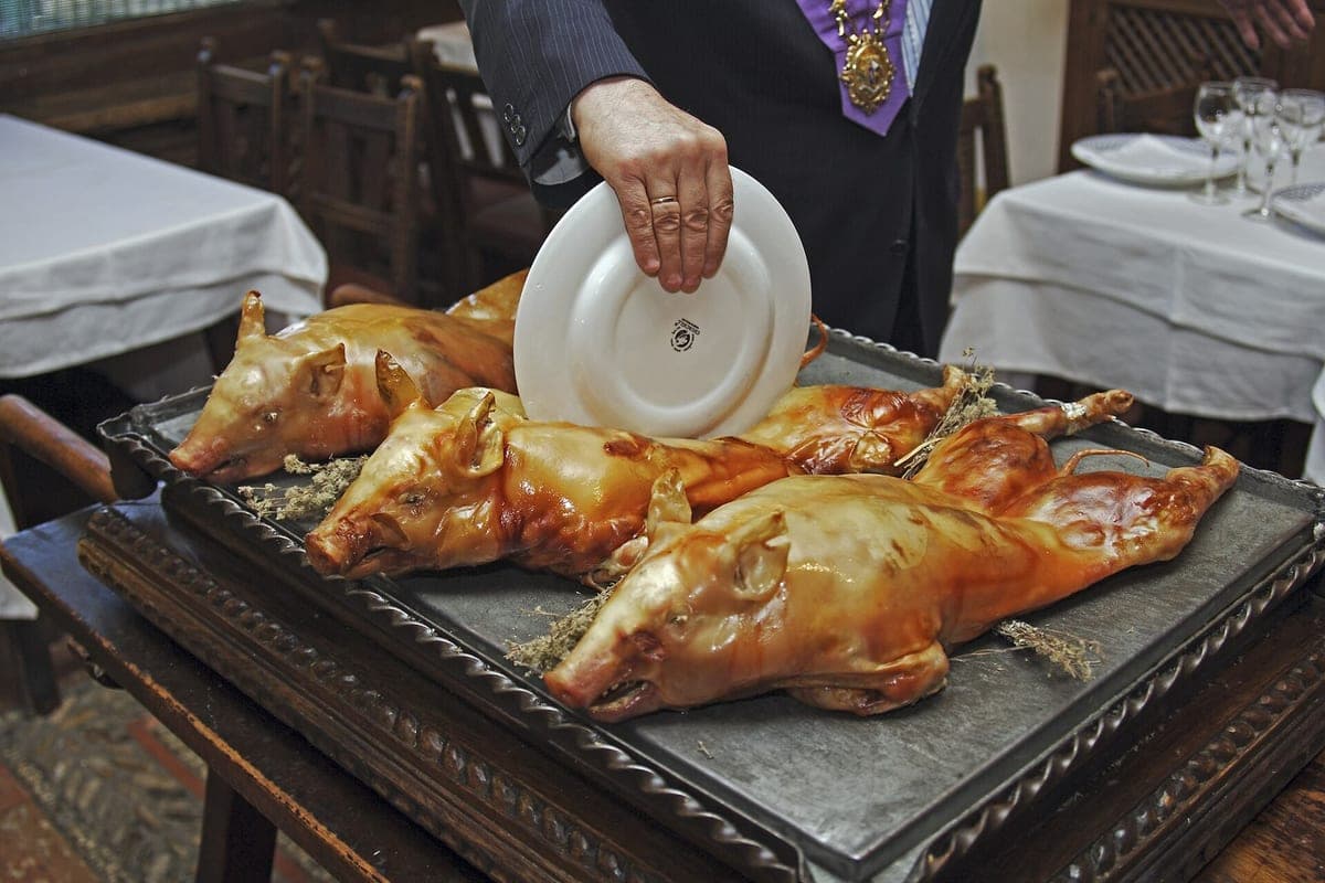 Cochinillo asado segoviano
