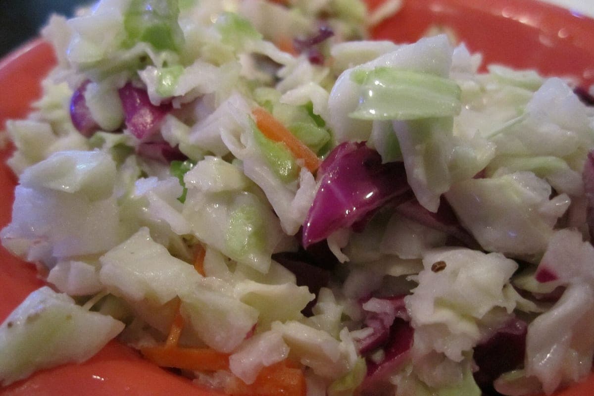 Ensalada de col (coleslaw)