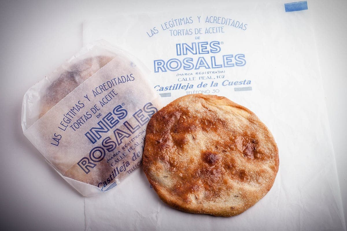Torta de aceite castellana